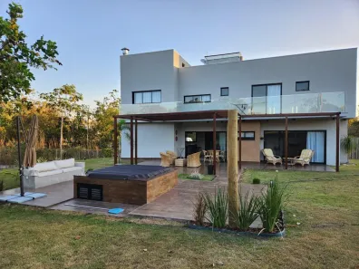 Apartamento com 4 Quartos à venda, 300m² no Área Rural de Cuiabá, Cuiabá