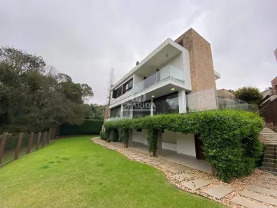Casa de Condomínio com 4 Quartos para alugar, 493m² no Partenon, Porto Alegre