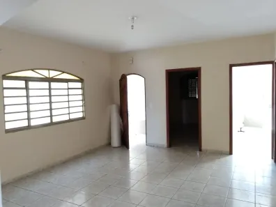 Casa com 3 Quartos para alugar, 190m² no Parque Brasil, Bragança Paulista