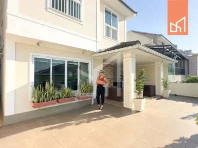 Casa de Condomínio com 4 Quartos à venda, 300m² no Conjunto Residencial Redenção, Nova Iguaçu
