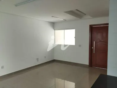 Sobrado com 3 Quartos à venda, 180m² no Tubalina, Uberlândia