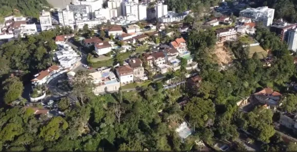 Lote/Terreno à venda, 833m² no Centro, Petrópolis