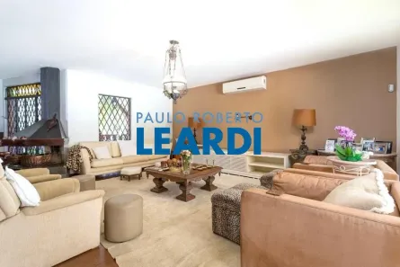 Casa com 6 Quartos para venda ou aluguel, 600m² no Morumbi, São Paulo