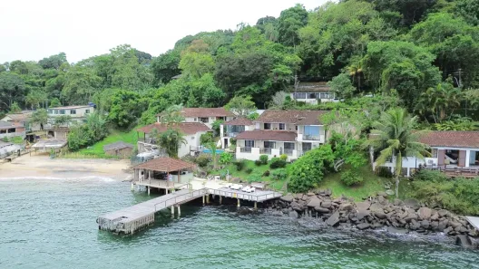 Casa com 20 Quartos à venda, 1000m² no Ponta Leste, Angra dos Reis