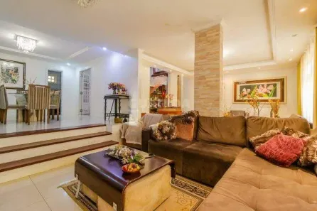 Casa com 4 Quartos para alugar, 500m² no Teresópolis, Porto Alegre