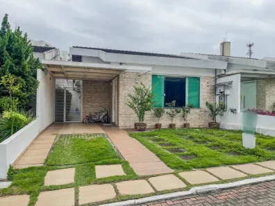 Casa de Condomínio com 3 Quartos à venda, 156m² no Aleixo, Manaus