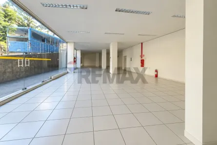 Ponto Comercial para alugar, 355m² no São Mateus, Juiz de Fora