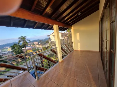 Casa com 3 Quartos à venda, 213m² no Centro Alto, Ribeirão Pires