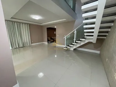 Casa com 4 Quartos à venda, 345m² no Jardim Amália, Volta Redonda