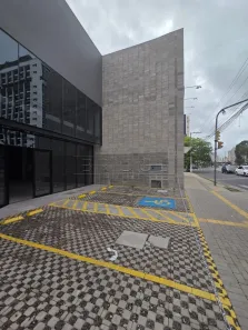 Ponto Comercial para alugar, 220m² no Santa Cecília, Porto Alegre