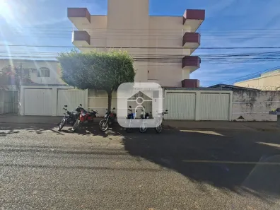 Apartamento com 2 Quartos para alugar, 85m² no Santa Mônica, Uberlândia