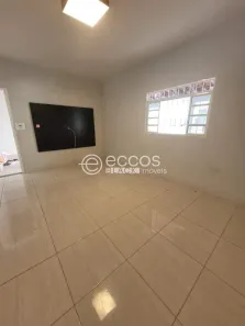 Casa com 5 Quartos à venda, 300m² no Santa Mônica, Uberlândia