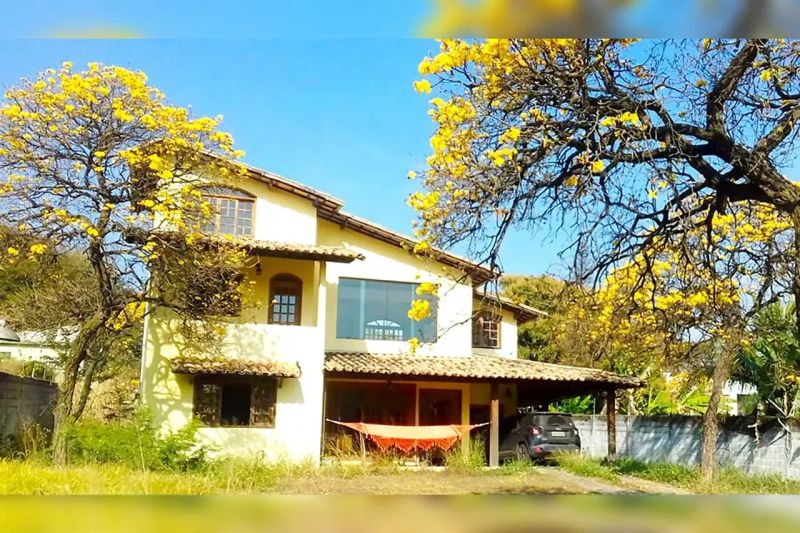 Casa com 3 quartos — Braúnas, Belo Horizonte