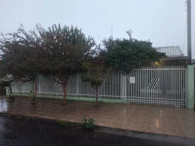 Casa com 3 Quartos à venda, 200m² no Uvaranas, Ponta Grossa