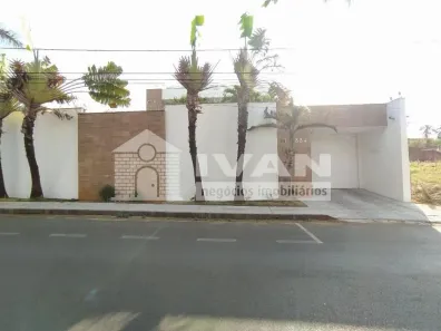Ponto Comercial com 5 Quartos para alugar, 1500m² no Cidade Jardim, Uberlândia