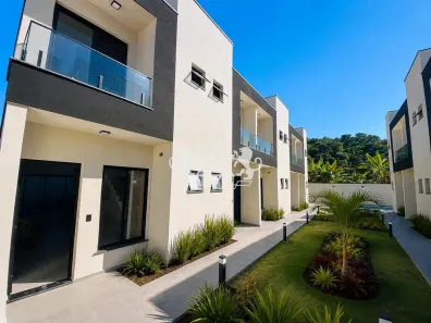 Casa de Condomínio com 2 Quartos à venda, 77m² no Capricórnio II, Caraguatatuba