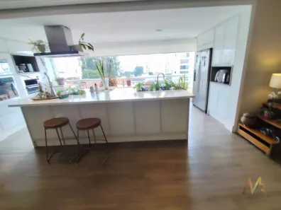 Apartamento com 3 Quartos para alugar, 141m² no Jardim Monte Kemel, São Paulo