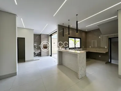 Casa com 3 Quartos à venda, 168m² no Grand Ville, Uberlândia