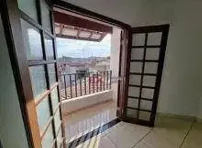 Sobrado com 3 Quartos à venda, 180m² no Jardim Julieta, Taubaté