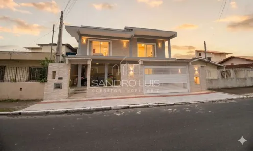 Casa com 3 Quartos à venda, 345m² no São João, Itajaí