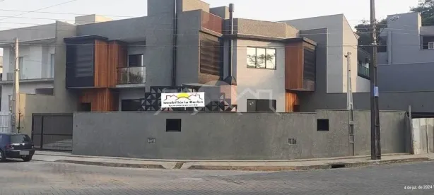 Sobrado com 3 Quartos à venda, 102m² no Petrópolis, Joinville