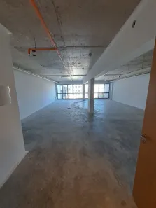 Sala Comercial à venda, 114m² no Passo da Areia, Porto Alegre