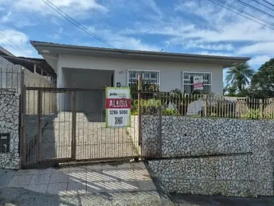 Casa com 2 Quartos para alugar, 200m² no Forquilhinha, São José