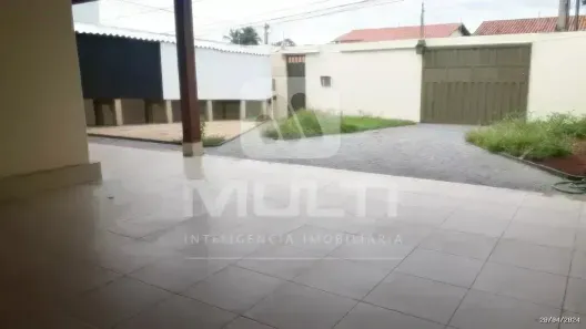 Casa com 3 Quartos à venda, 220m² no Cidade Jardim, Uberlândia