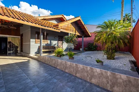 Casa com 4 Quartos à venda, 270m² no Boa Vista, Curitiba