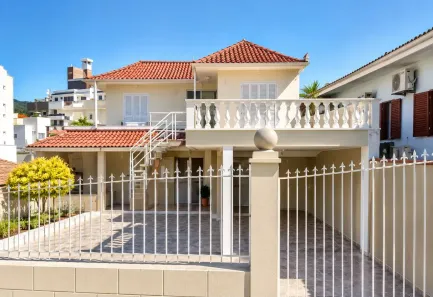 Casa com 5 Quartos à venda, 153m² no Trindade, Florianópolis