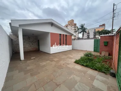 Casa com 3 Quartos à venda, 190m² no Santa Mônica, Uberlândia