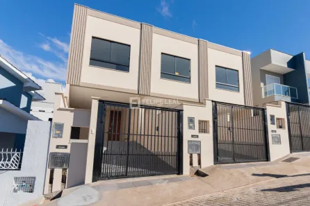 Sobrado com 3 Quartos à venda, 126m² no Forquilhas, São José