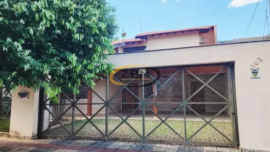 Sobrado com 4 Quartos para venda ou aluguel, 360m² no Califórnia, Londrina