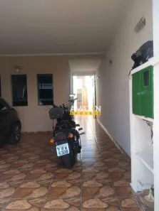 Sobrado com 3 Quartos à venda, 220m² no Parque Aeroporto, Taubaté