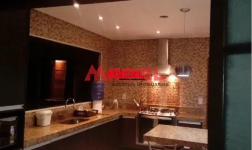 Imóvel Comercial com 3 Quartos à venda, 242m² no Jardim Uirá, São José dos Campos