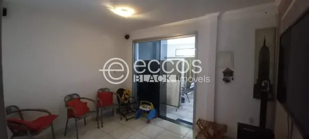 Imóvel Comercial com 5 Quartos à venda, 264m² no Planalto, Uberlândia
