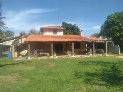 Fazenda/Sítio com 3 Quartos à venda, 250m² no Centro, Caçapava