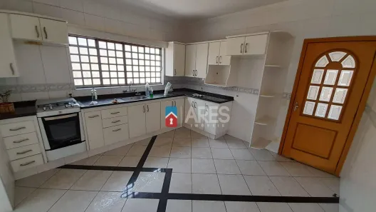 Casa com 3 Quartos para alugar, 177m² no Jardim São Paulo, Americana