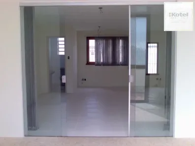 Sala Comercial à venda, 93m² no Passo da Areia, Porto Alegre