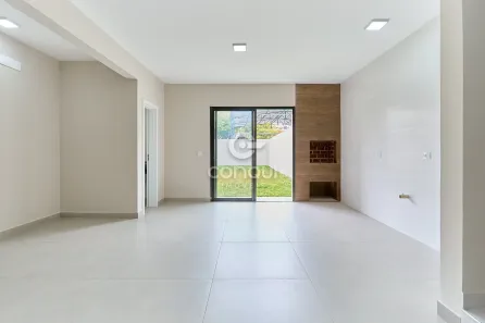 Sobrado com 3 Quartos à venda, 220m² no Bom Jesus, São José dos Pinhais