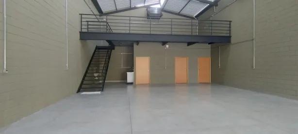 Galpão/Depósito/Armazém para alugar, 300m² no Jardim IV Centenário, Guarulhos