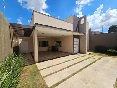 Casa com 3 Quartos à venda, 244m² no Califórnia, Londrina