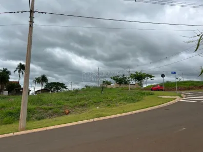 Lote/Terreno à venda, 332m² no Parque Laranjeiras, Araraquara