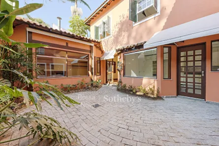Casa com 3 Quartos para alugar, 270m² no Jardim Paulistano, São Paulo
