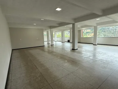 Imóvel Comercial com 1 Quarto para alugar, 350m² no Braunes, Nova Friburgo