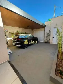 Casa com 3 Quartos à venda, 120m² no Novo Mundo, Uberlândia