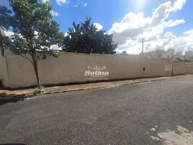 Lote/Terreno para alugar, 1200m² no Saraiva, Uberlândia
