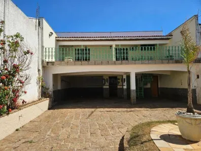 Casa com 4 Quartos à venda, 400m² no Parque Residencial Presidente Médici, Itu