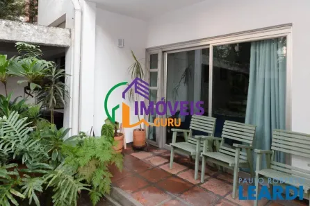 Sobrado com 4 Quartos à venda, 220m² no Vila Uberabinha, São Paulo
