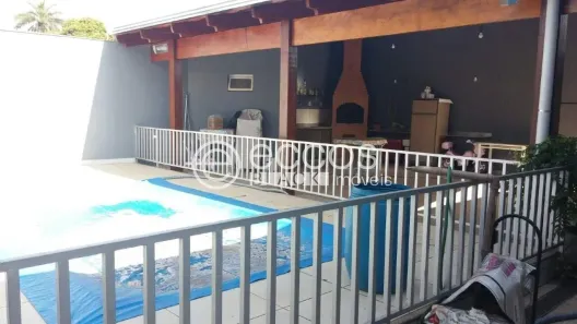 Casa com 3 Quartos à venda, 220m² no Cidade Jardim, Uberlândia